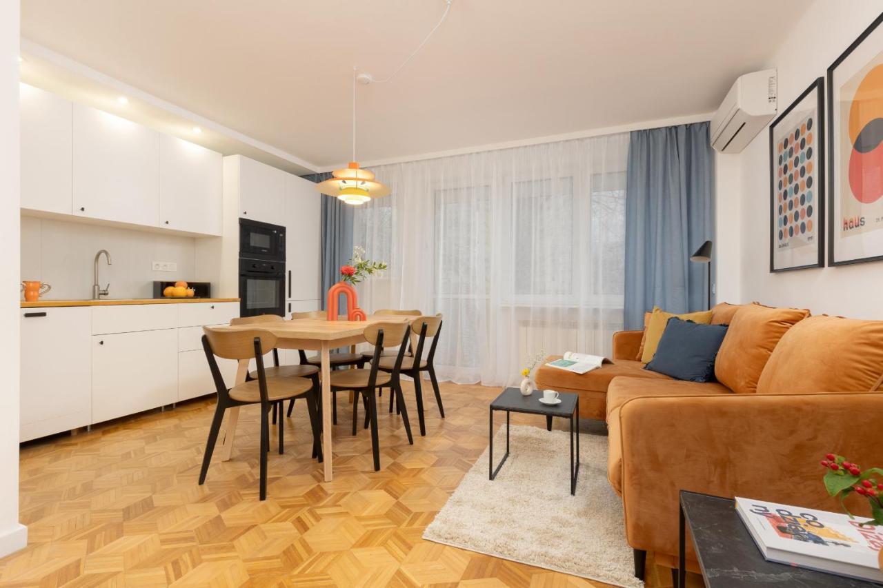 Family With Two Bedrooms And Balcony In By Renters Warschau