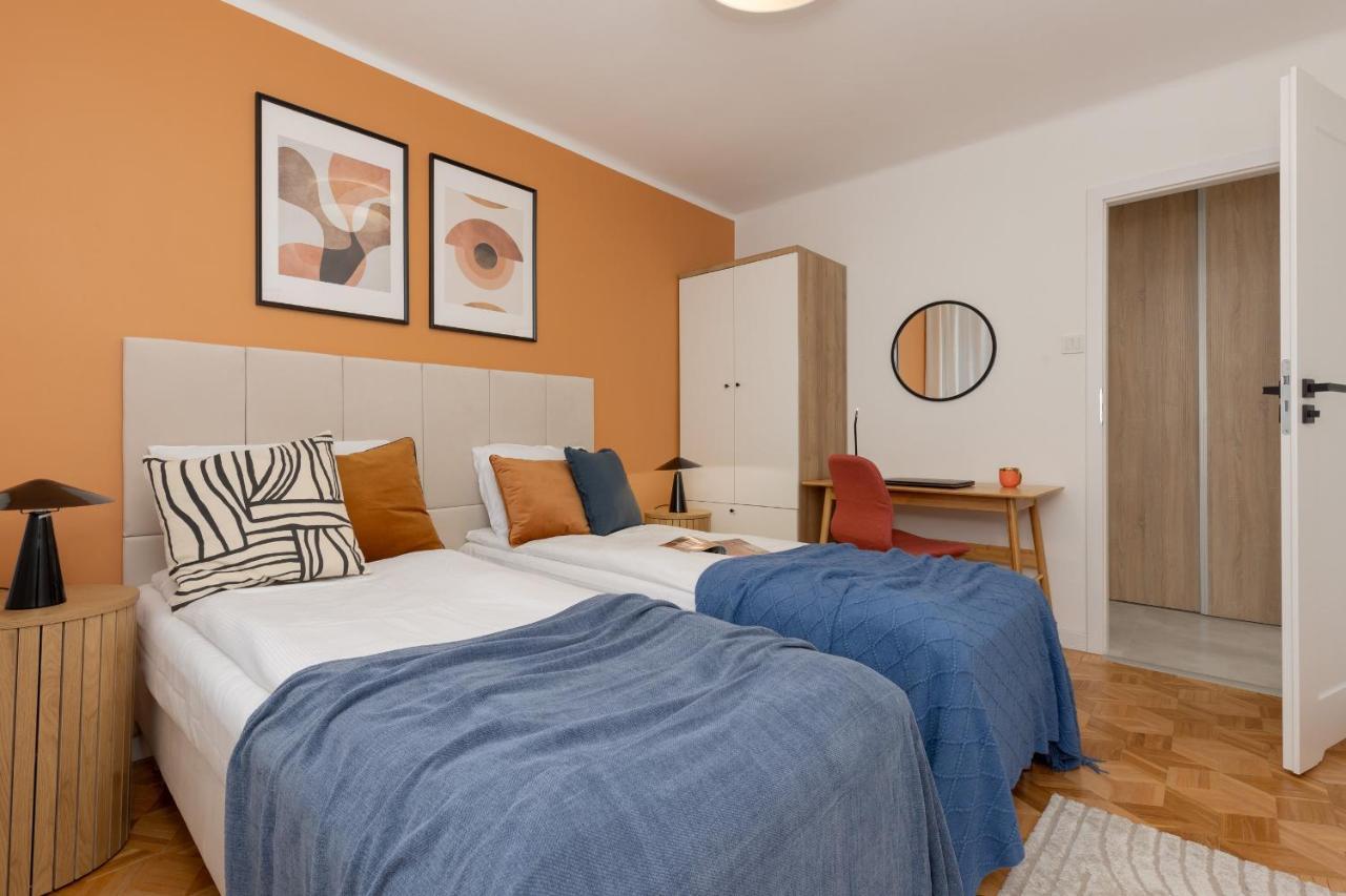 Family With Two Bedrooms And Balcony In By Renters Apartment Warschau